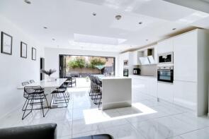 62, Anglia Way, South Ockendon RM15 5FL