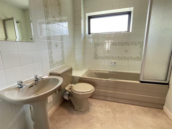 HOUSE BATHROOM
