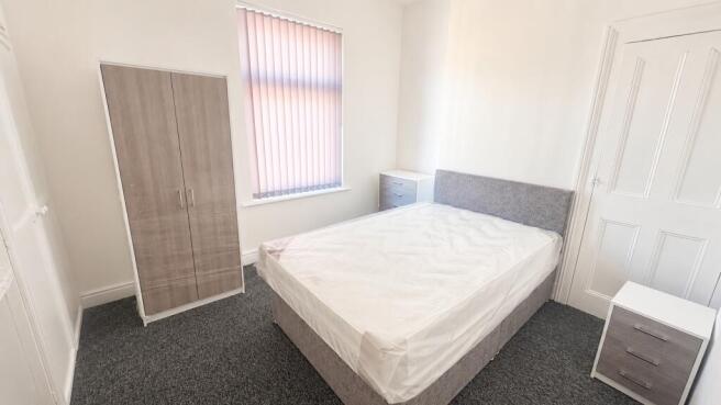 3 bed Terraced to rent Image 5
