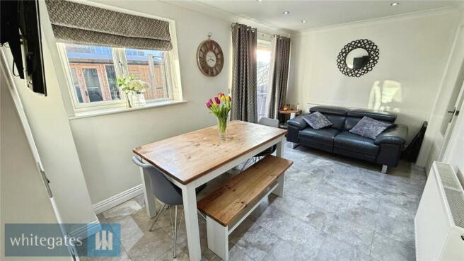 4 bed Detached for sale Image 10