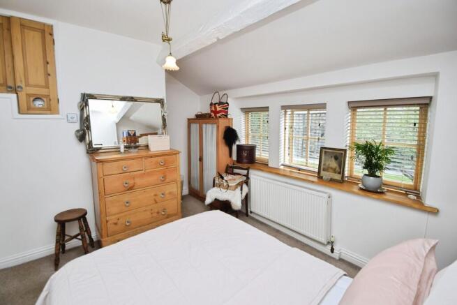 2 bed Cottage for sale Image 12