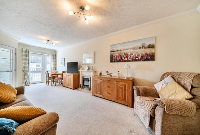 1433429-10-69c560...