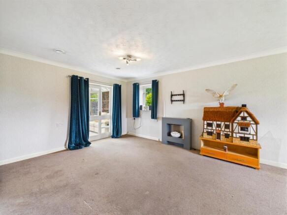9 Meadowbrook Court, Twmpath Lane, Gobowen, Oswestry photo 4