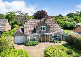 27, Bitterne Way, Lymington SO41 3PA