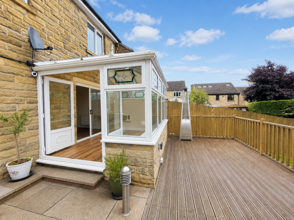 5 bed Detached for sale Image 12