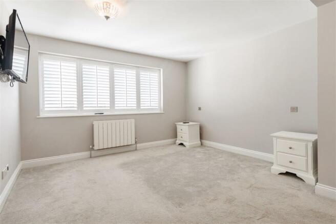 MC Kendal Avenue 29