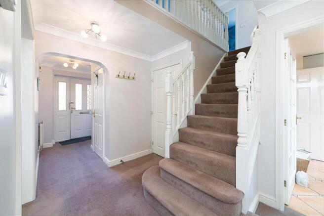 5 bed Detached for sale Image 10