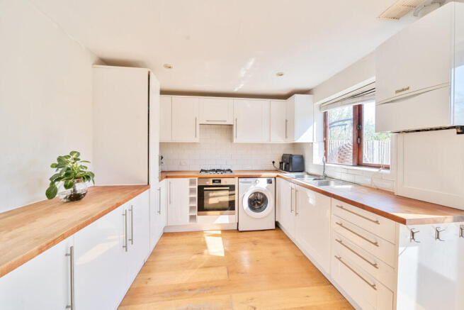 Eamont Close, Ruislip photo 4