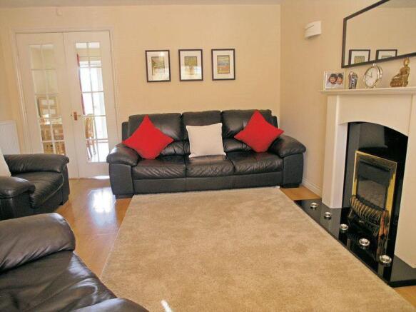 LOUNGE B