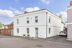 17, Station Close, Cheltenham GL53 0AB