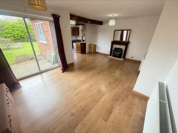 3 bed Semi-Detached to rent Image 8