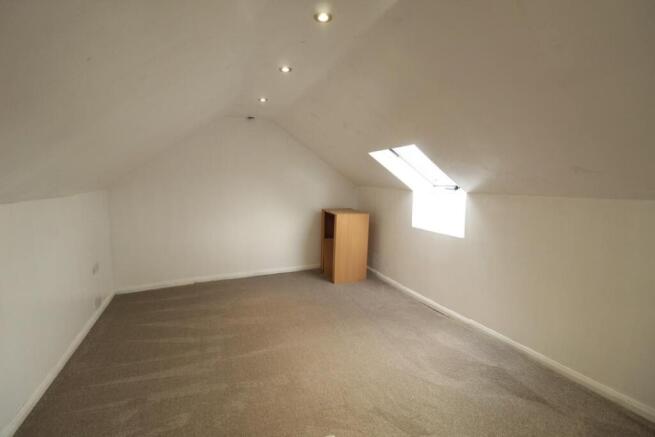 3 bed Semi-Detached to rent Image 10