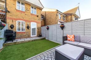 5, St Clements Close, Northfleet, Gravesend DA11 7RU