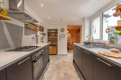 Glyn Street, Ogmore Vale, CF32