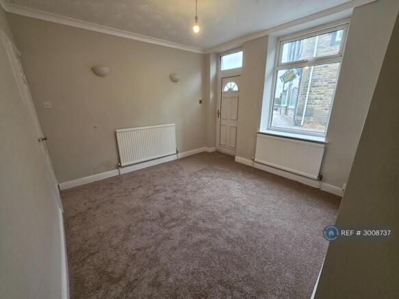 2 bed Terraced to rent Image 4