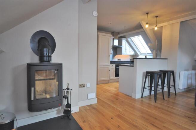 2 bed Apartment to rent Image 4