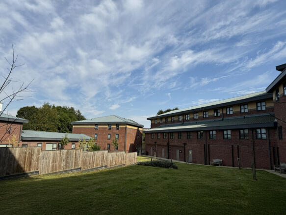 1 bed Apartment to rent Image 8