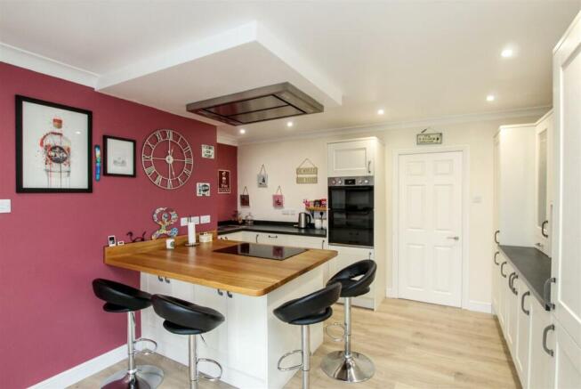 Kitchen & Breakfast Room - b.JPG
