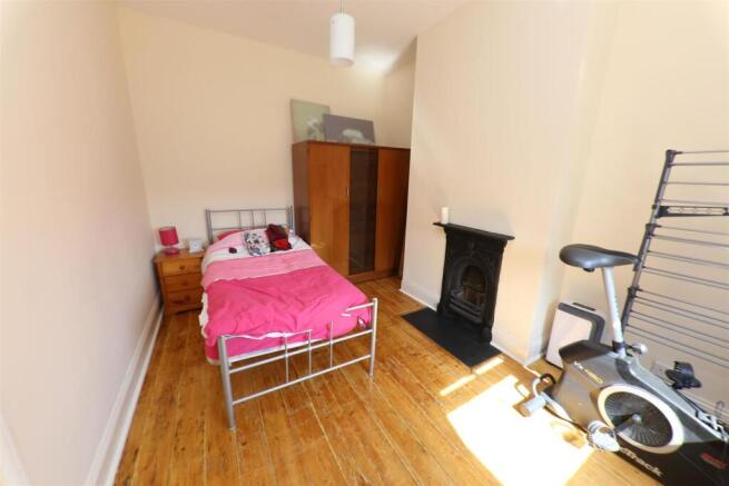 3 bed Terraced for sale Image 10