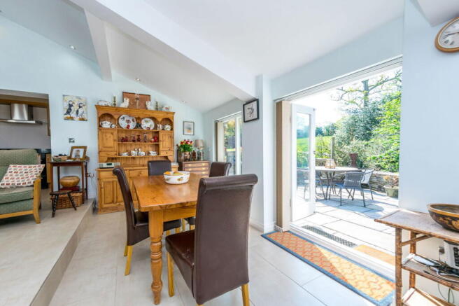 3 bed Semi-Detached for sale Image 11