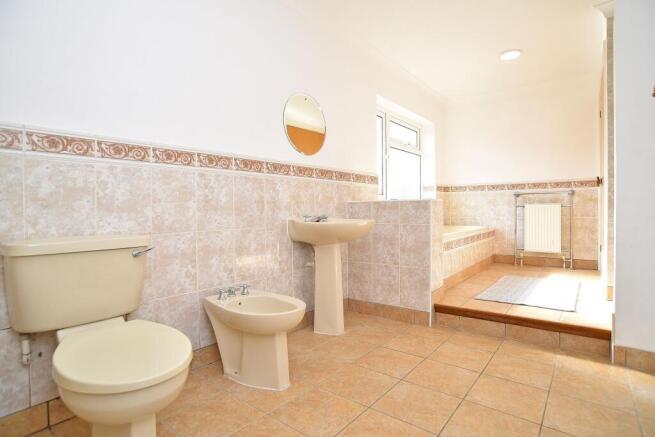3 bed Semi-Detached for sale Image 9