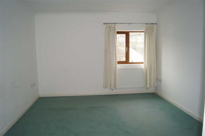 BEDROOM 1 (EN-SUITE)