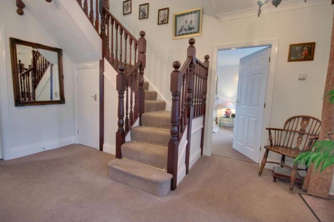 4 bed Detached for sale Image 7