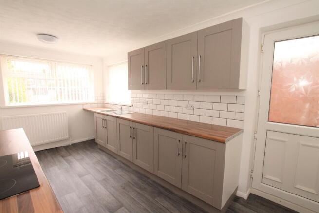 3 bed Terraced to rent Image 12