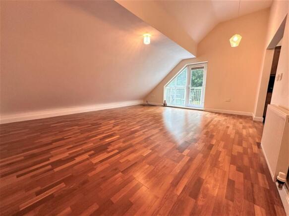 LOUNGE DINING ROOM