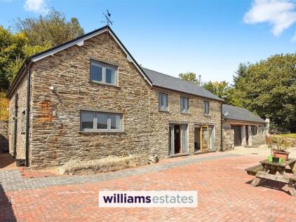 Bryneglwys, Pant Hoyw, LL21