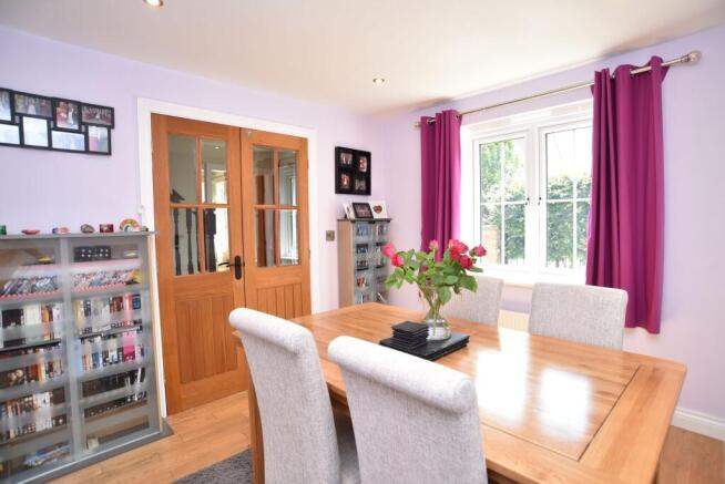 4 bed Detached for sale Image 6