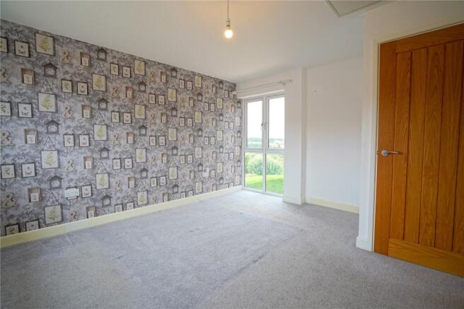 4 bed Detached for sale Image 7
