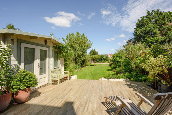 70 Aylward Road-22