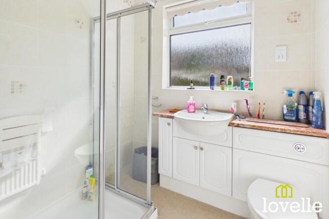 4 bed Detached for sale Image 12