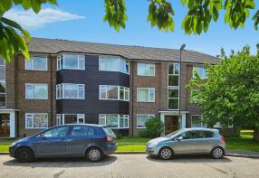 3, Hurst Court, Horsham RH12 2EN
