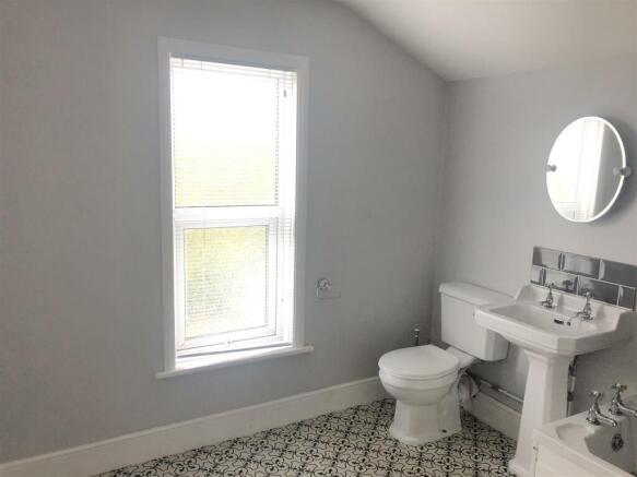 bathroom a.jpg