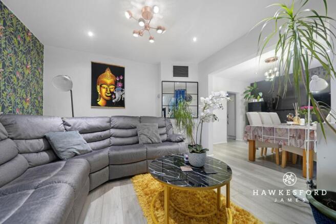 Middletune Avenue, Sittingbourne - Lounge