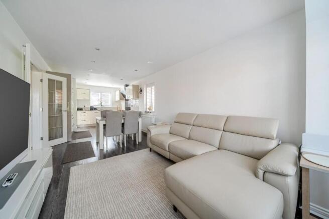 4 bed Detached for sale Image 5