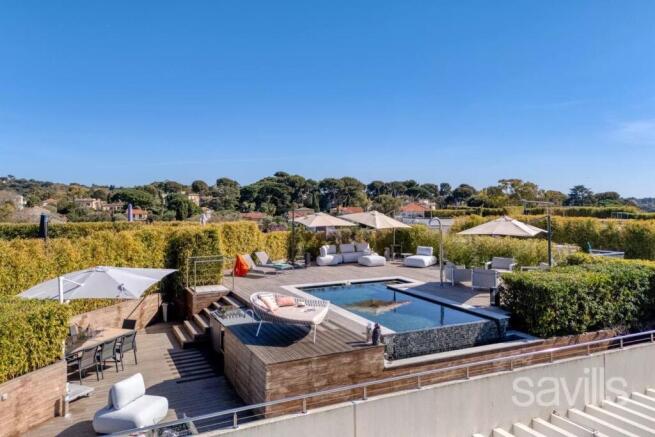 Parc du Cap for sale topfloor apartment with priva