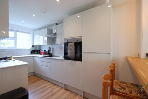 Heath Road, Haywards Heath, RH16
