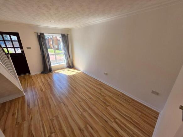 Living Room - 1.jpg