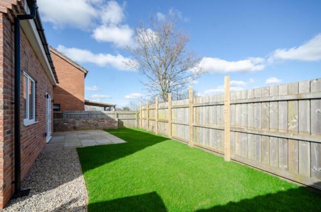 3 bed Detached to rent Image 4