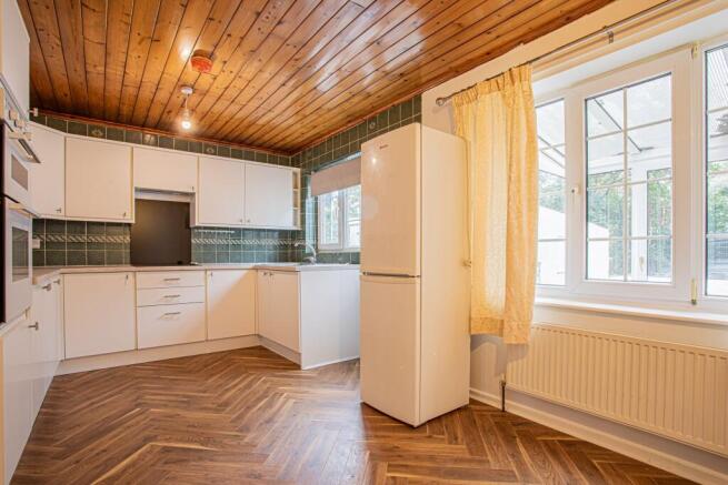 3 bed Semi-Detached to rent Image 7