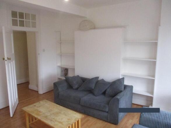 sittingroom 1.jpg