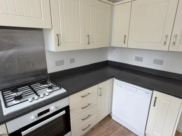 kitchen 2.jpg