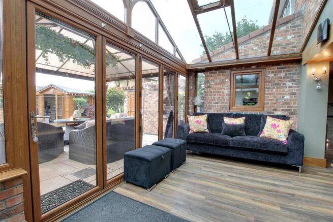 GARDEN ROOM