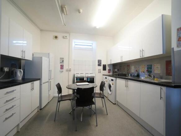 10aHolyheadRd_Kitchen1.JPG
