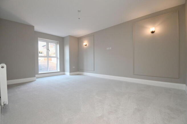 4 bed Detached for sale Image 8
