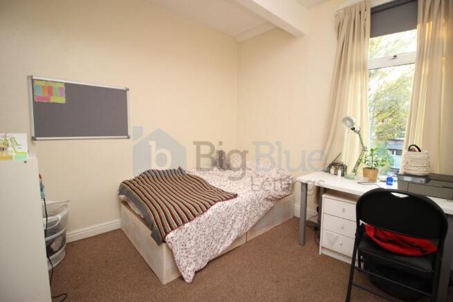 8 bed Terraced to rent Image 9