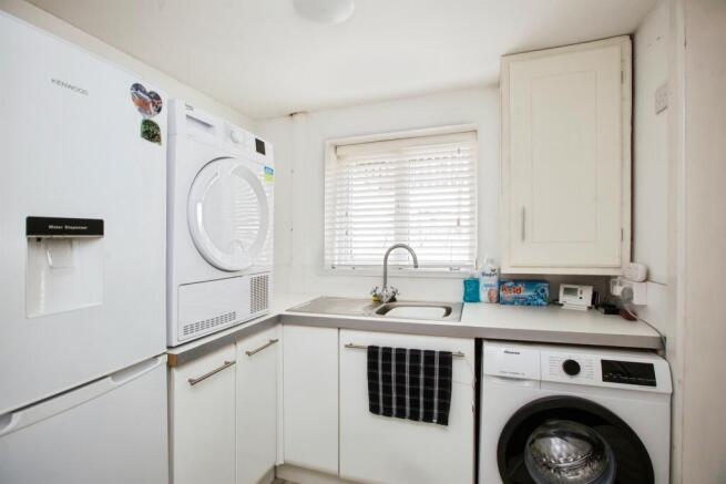 2 bed Semi-Detached for sale Image 6